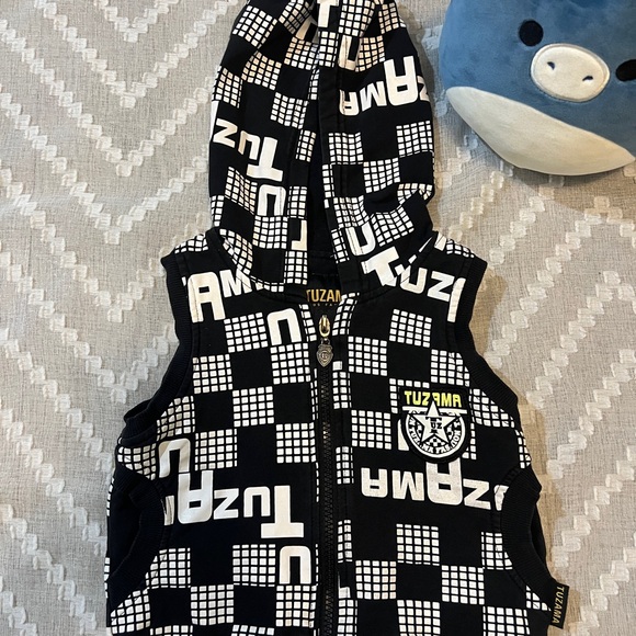 Baby boy black and white hoddie zippered vest, size 2t - Picture 6 of 6